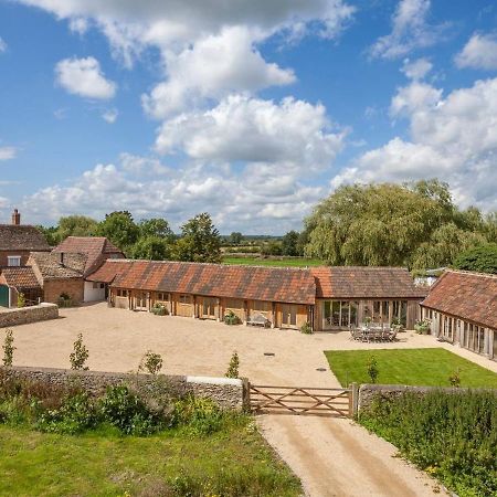The Cowsheds Villa Brinkworth Екстериор снимка