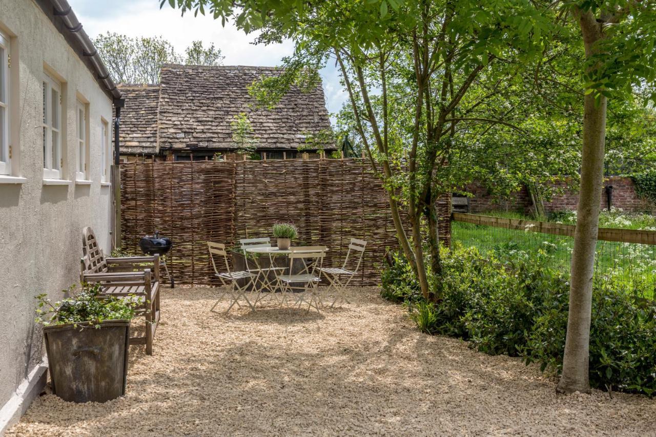 The Cowsheds Villa Brinkworth Стая снимка